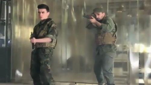 外国人打国产枪战视频,外国玩家体验中国制造的魅力